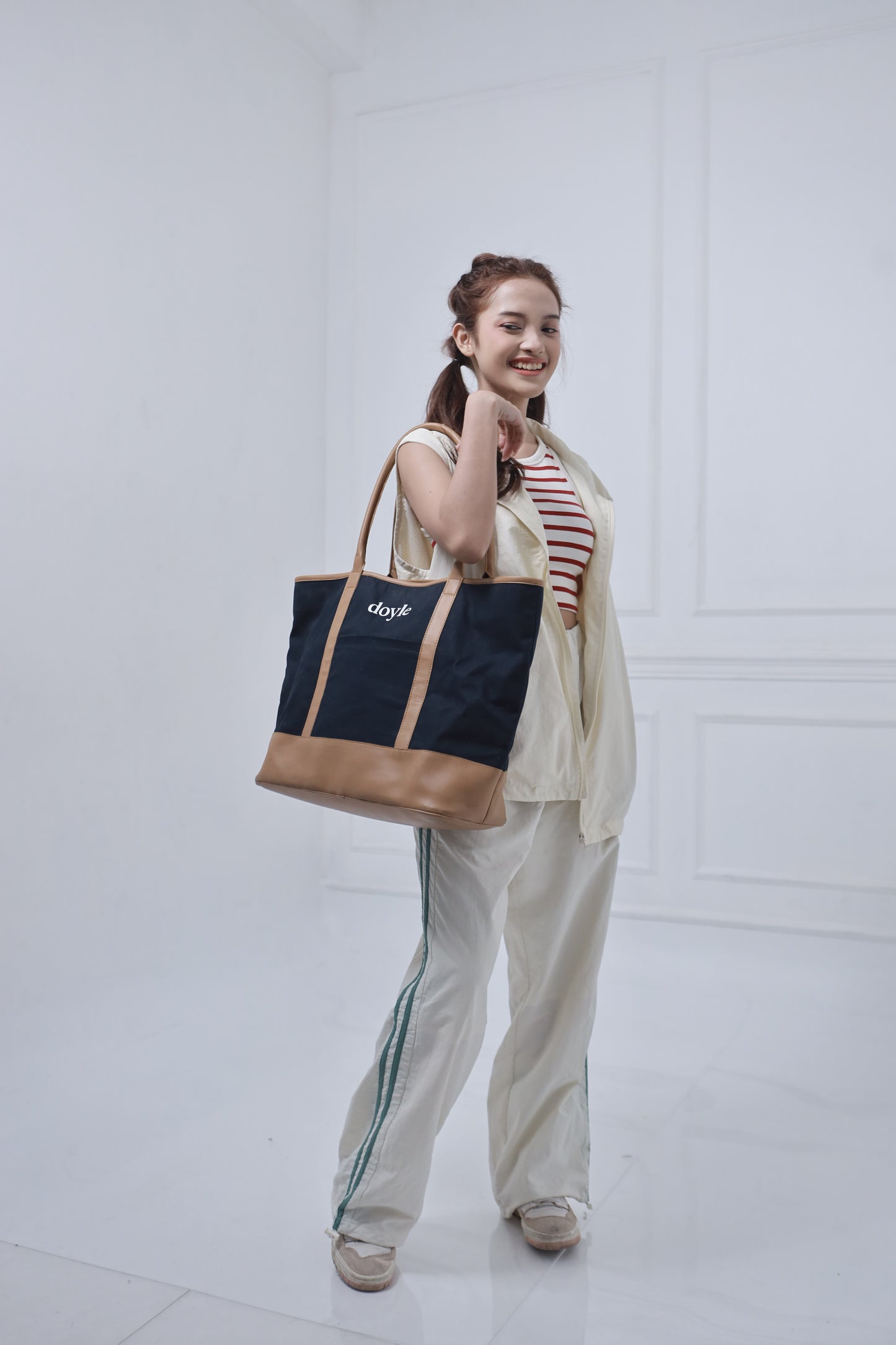 Doyle Canvas Tote Bag (Navy/Tan)