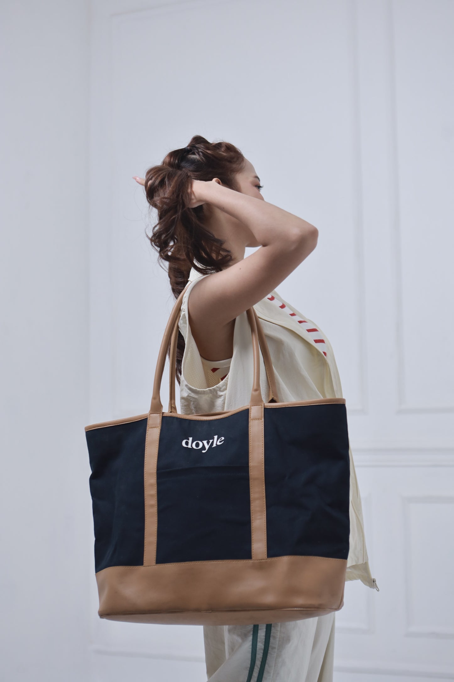 Doyle Canvas Tote Bag (Navy/Tan)